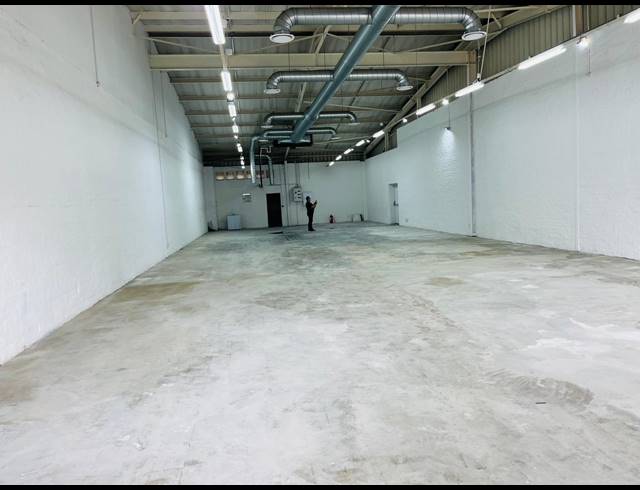 300M² RETAIL TO LET IN FOURWAYS